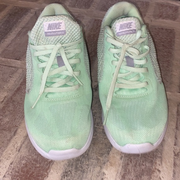 Nike Mint Green Running Shoes - Picture 5 of 15